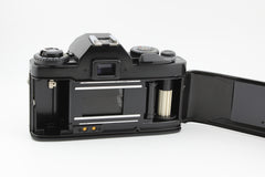 Ricoh KR-10 Super + 50mm f2 (#3893)