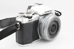 Olympus OM-D E-M10 Mark II + 14-42mm Lens (#3991)