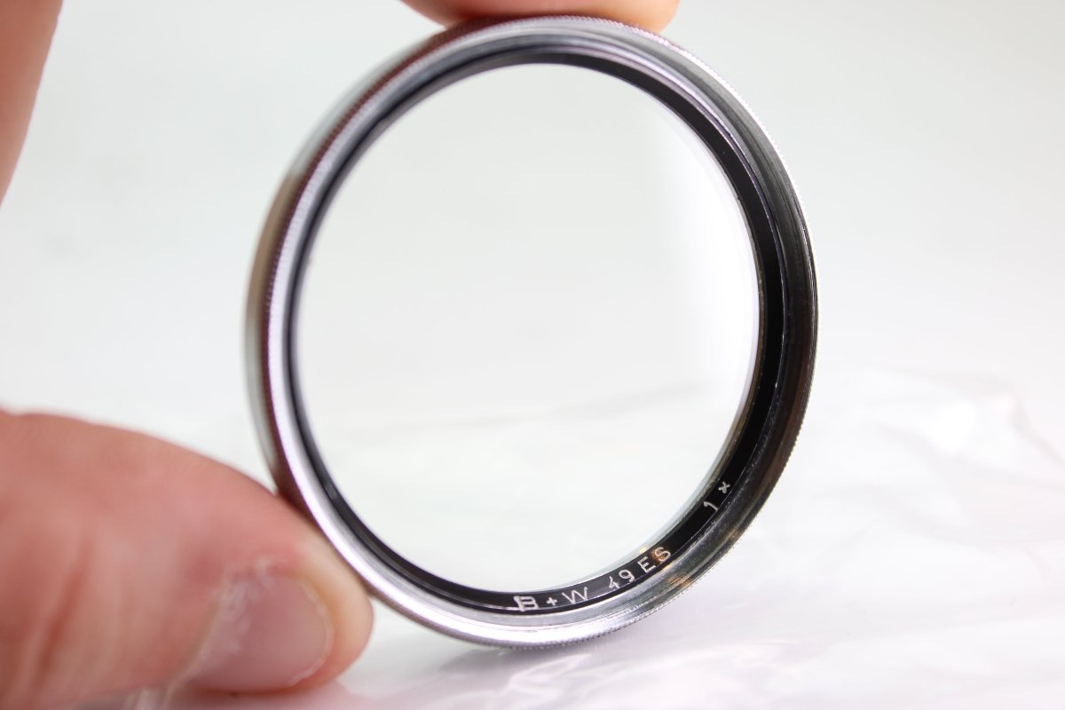 B+W 49mm 49ES 1x #1986 - B+W