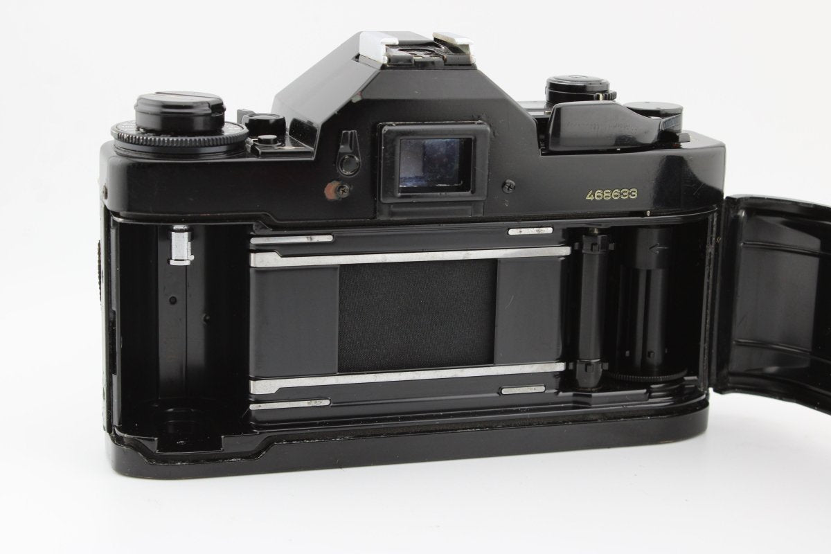 Canon A - 1 + 28mm f2.8 (4111) - Canon