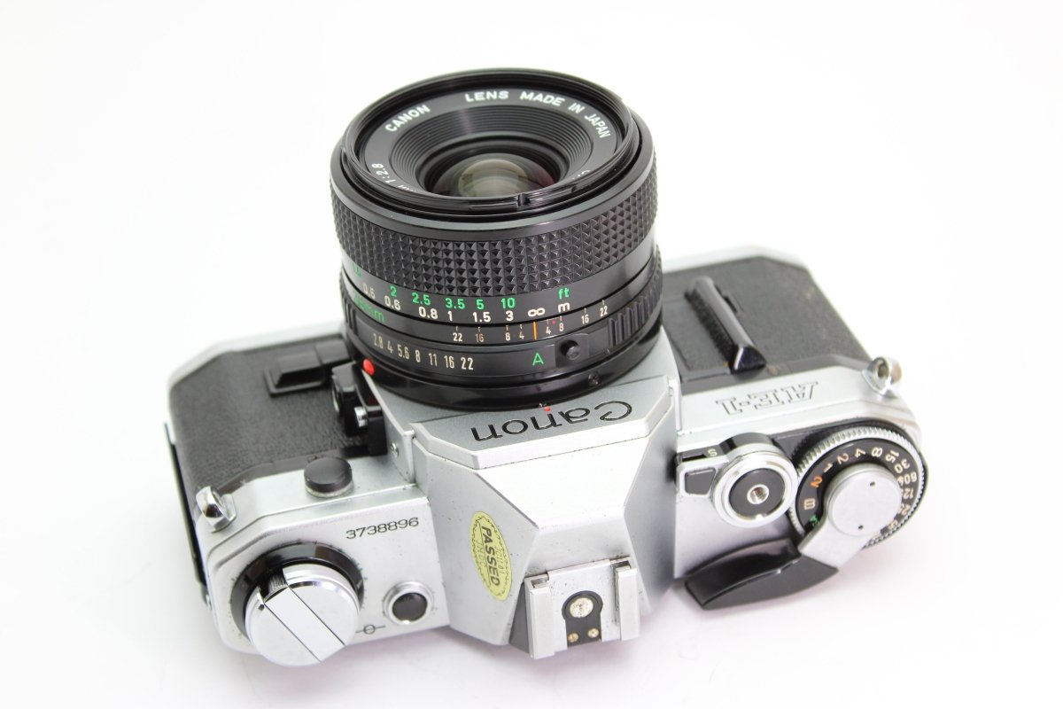 Canon AE - 1 + 28mm f2.8 (#3035) - Canon