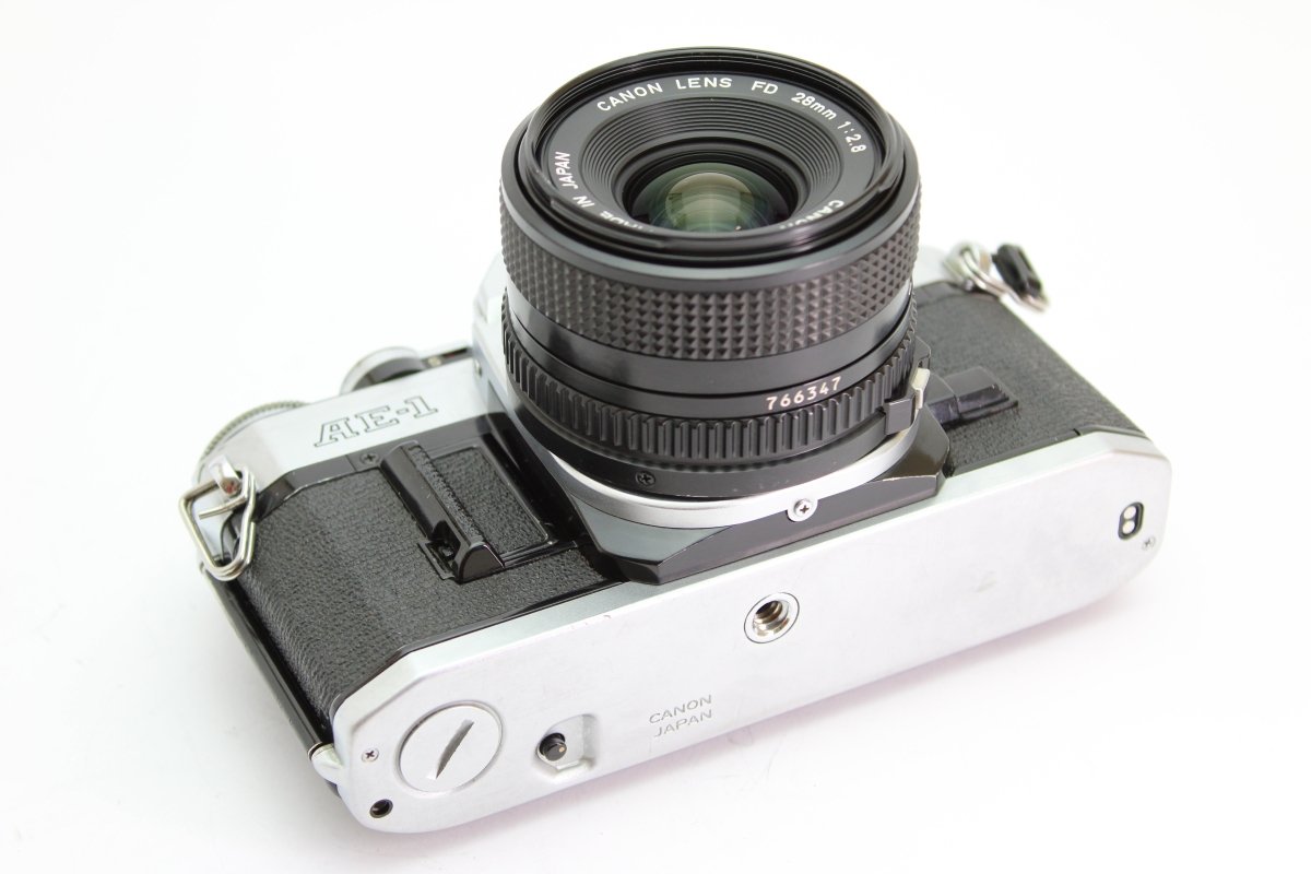 Canon AE - 1 + 28mm f2.8 (#3073) - Canon