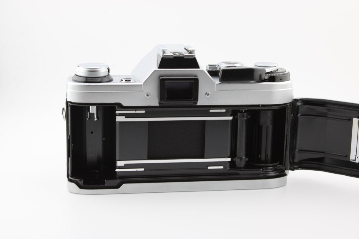 Canon AE - 1 + 50mm f1.8 (4203) - Canon