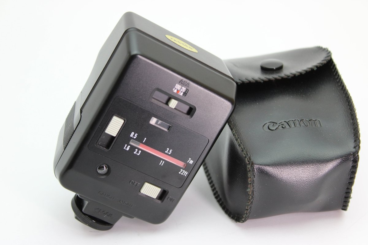 Canon Speedlite 166A Flash with Case (#2297) - Canon