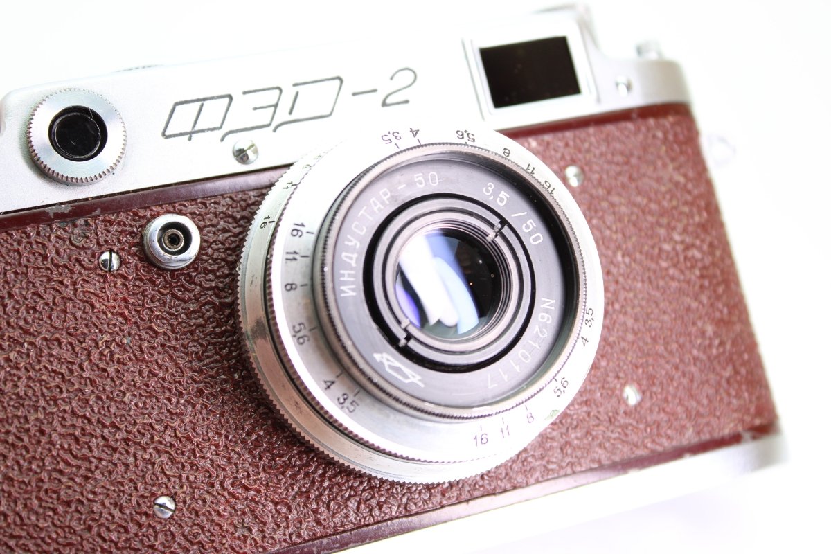FED - 2 USSR Dark Red + Industar - 50 50mm f3.5 (#3367) - FED