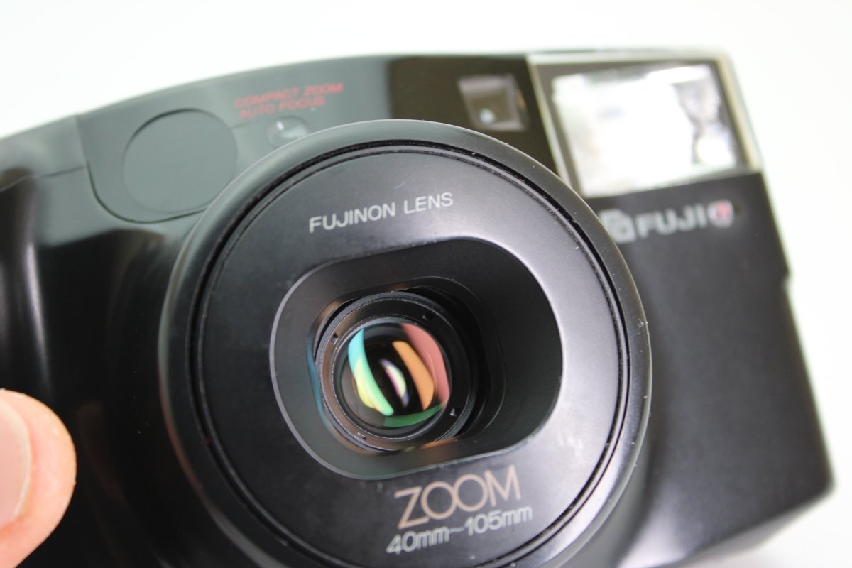 Fuji FZ - 2000 Zoom (#3627) - Fuji