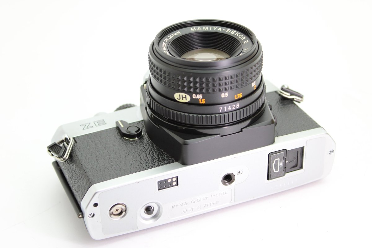 Mamiya ZE + 50mm f2 (#3201) - Mamiya