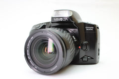 Minolta Dynax 300si + 28-80mm Minolta AF f3.5-5.6 Lens (#2332) - Minolta