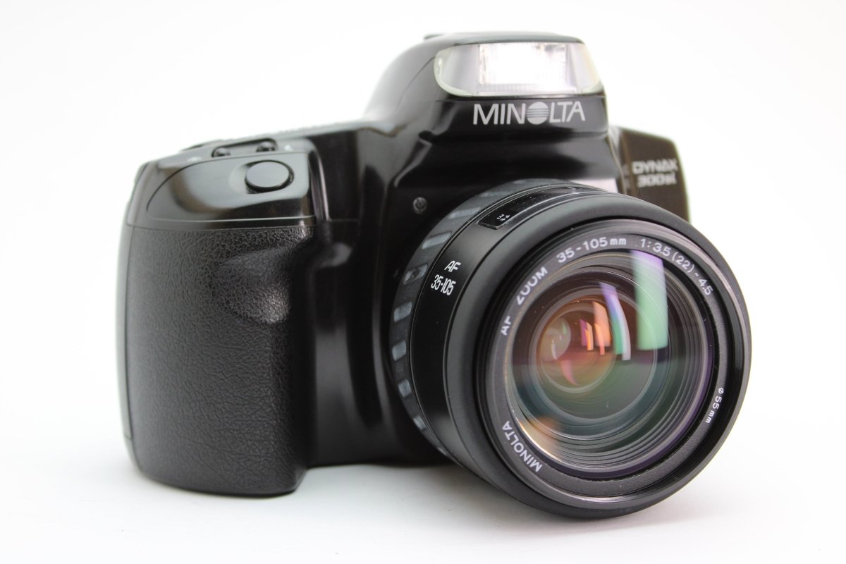 Minolta Dynax 300si + 35-105mm Minolta AF 3.5-4.5 Lens (#2320) - Minolta