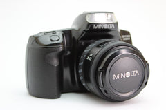 Minolta Dynax 300si + 35-105mm Minolta AF 3.5-4.5 Lens (#2320) - Minolta