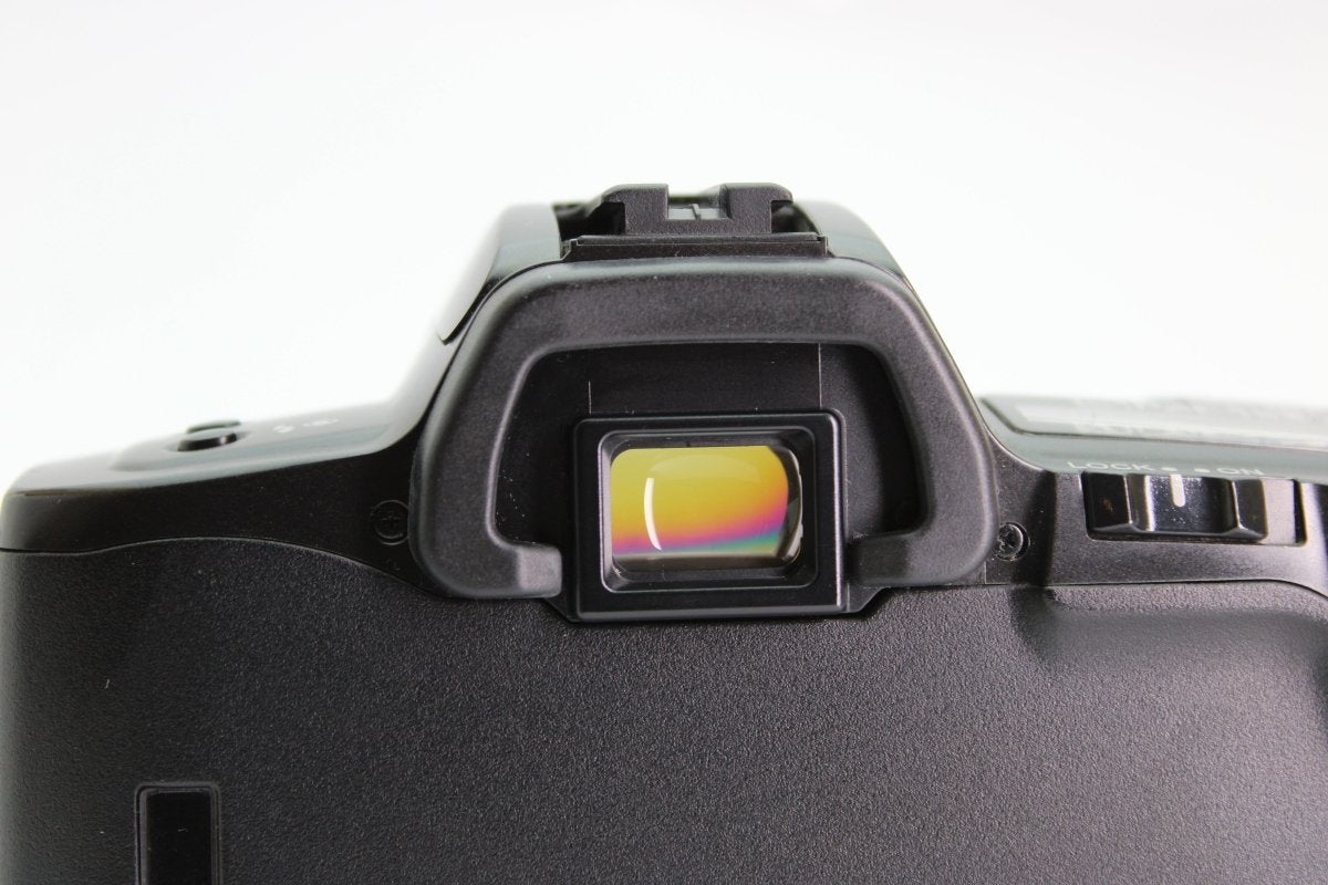 Minolta Dynax 303si + 35-80mm Minolta AF f4-5.6 Lens (#2326) - Minolta