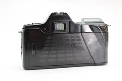 Minolta Dynax 7000i + 35-70mm Minolta AF f3.5-4.5 Lens (#2323) - Minolta