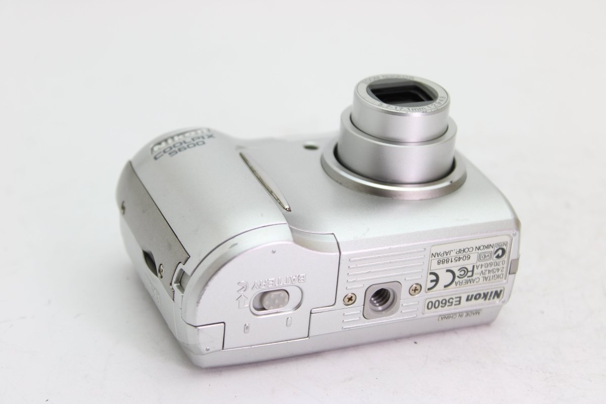 Nikon Coolpix 5600 (#3583) - Nikon