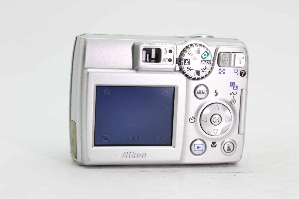 Nikon Coolpix 5600 (#3583) - Nikon