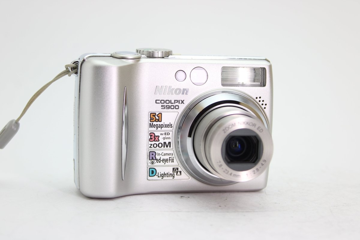 Nikon Coolpix 5900 (#3586) - Nikon
