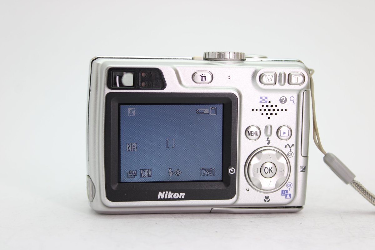 Nikon Coolpix 5900 (#3586) - Nikon