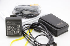 Nikon Coolpix S3000 (#3781) - Nikon