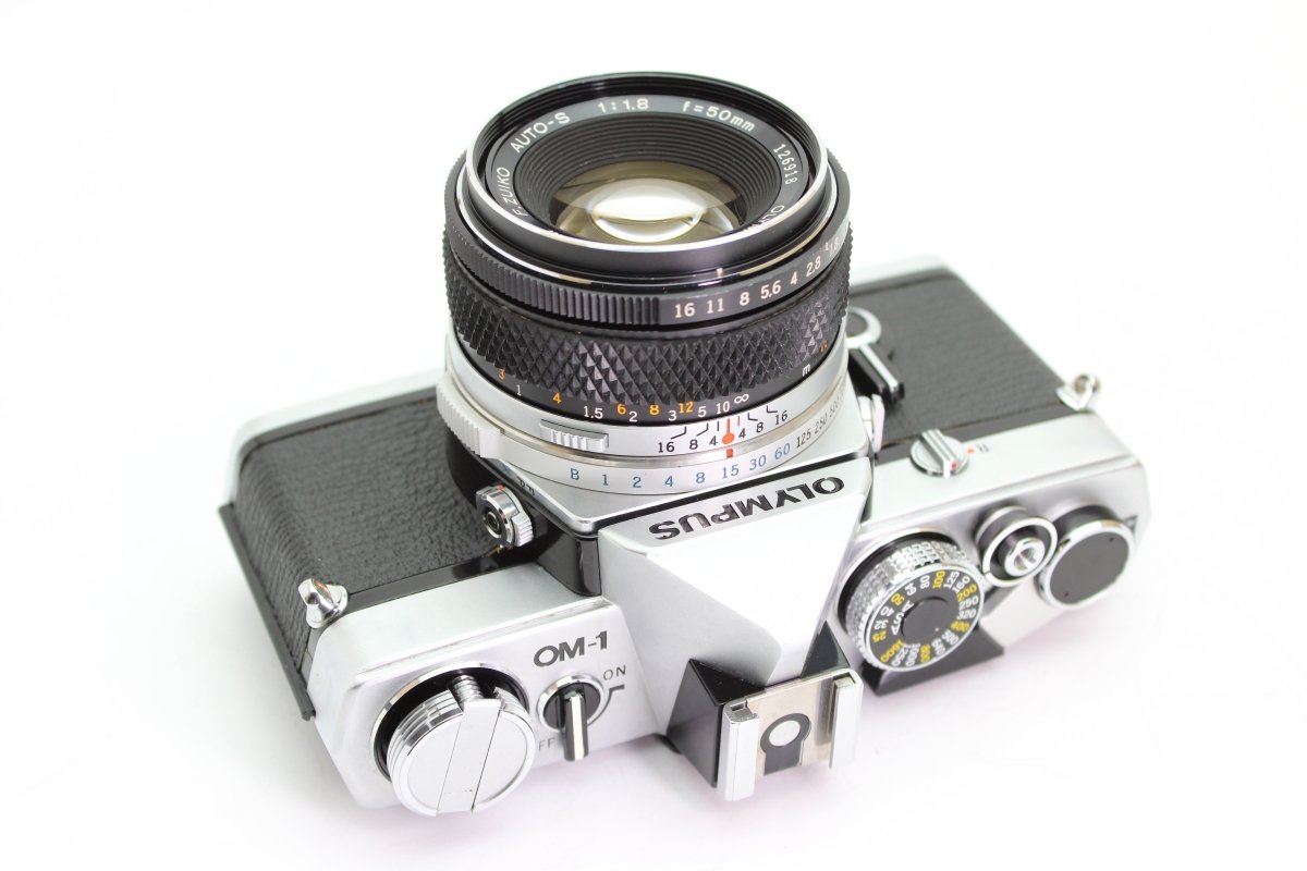 Olympus OM - 1 + 50mm f1.8 (#3242) - Olympus