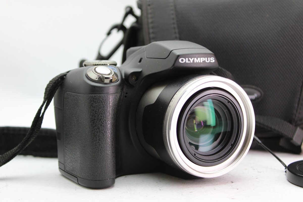 Olympus SP-590UZ - Olympus