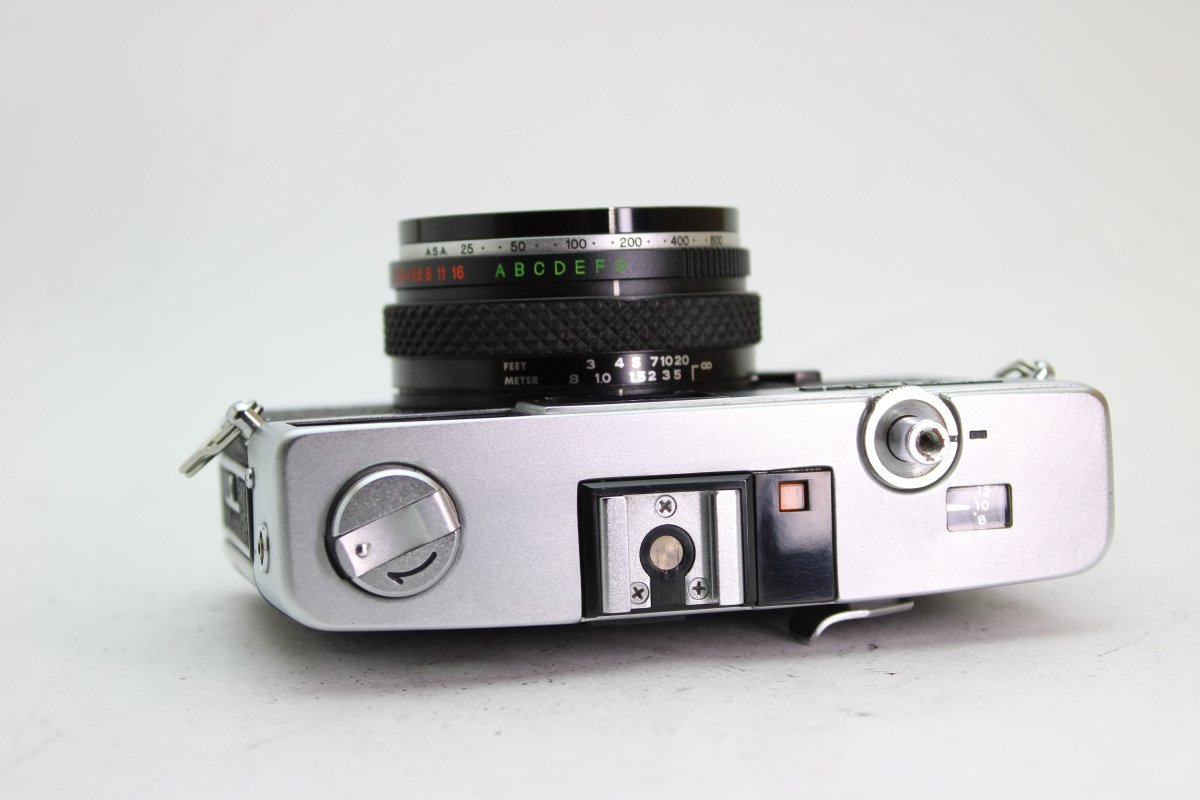 Petri ES Auto with 40mm f1.7 (#2269) - Petri