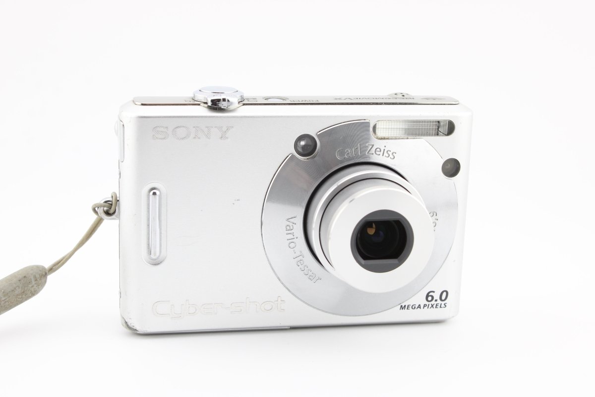 Sony Cyber - Shot DSC - W30 (#3769) - Sony