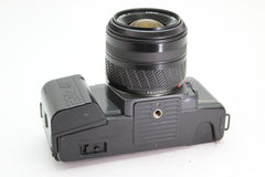 Yashica 230 - AF Kyocera + 35 - 70mm f3.3 - 4.5 (#2854) - Yashica