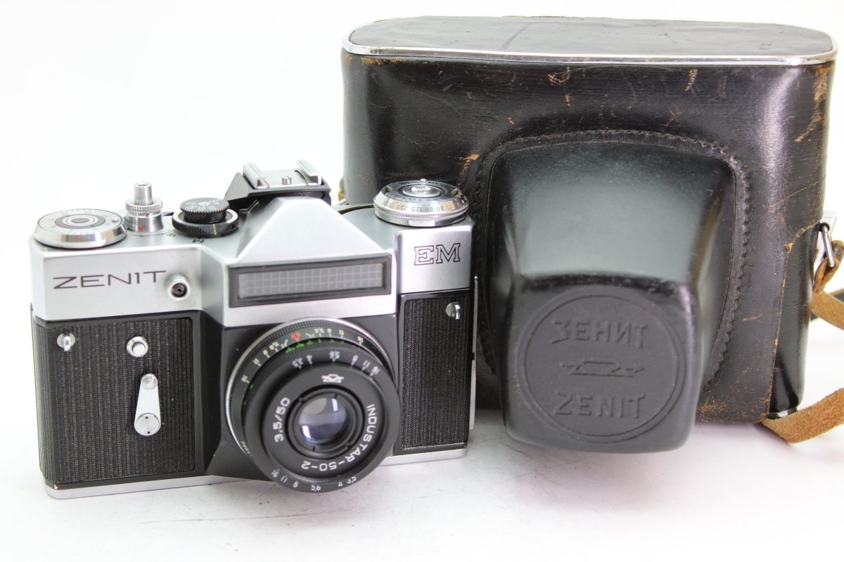 Zenit EM + 50mm f3.5 (#3608) - Zenit