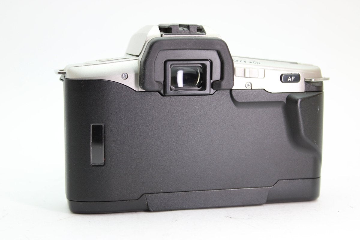 Minolta Dynax 3L + 35-80mm f4-5.6 - Minolta