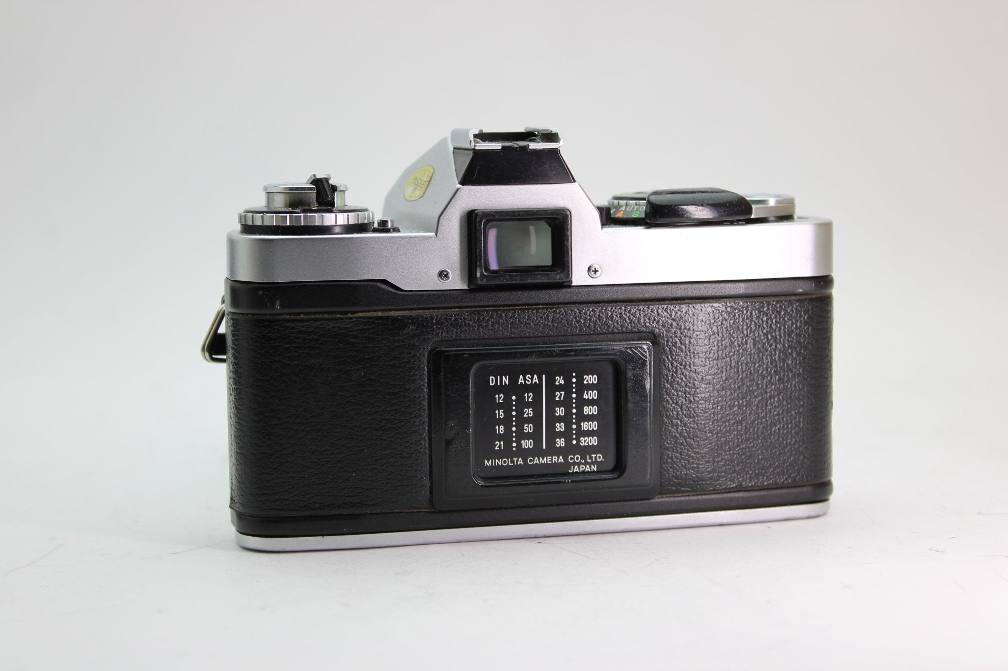 Minolta XD 5 + 135mm f/3.5 - Minolta