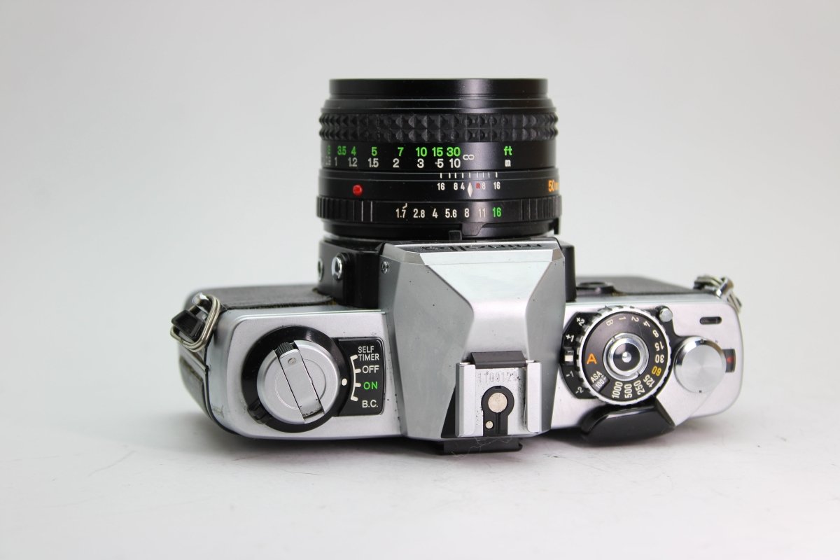 Minolta XG-2 + 50mm f1.7 - Minolta