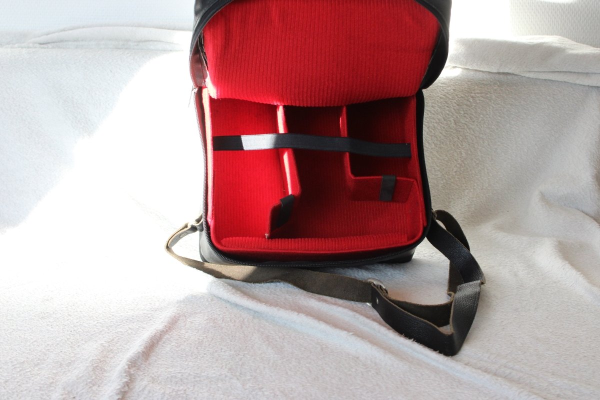 Vintage Black Leather Shoulder Camera Case - Unknown