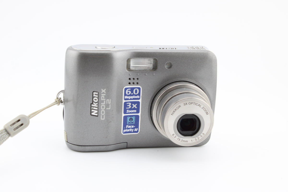 Nikon Coolpix L2 (#3742)