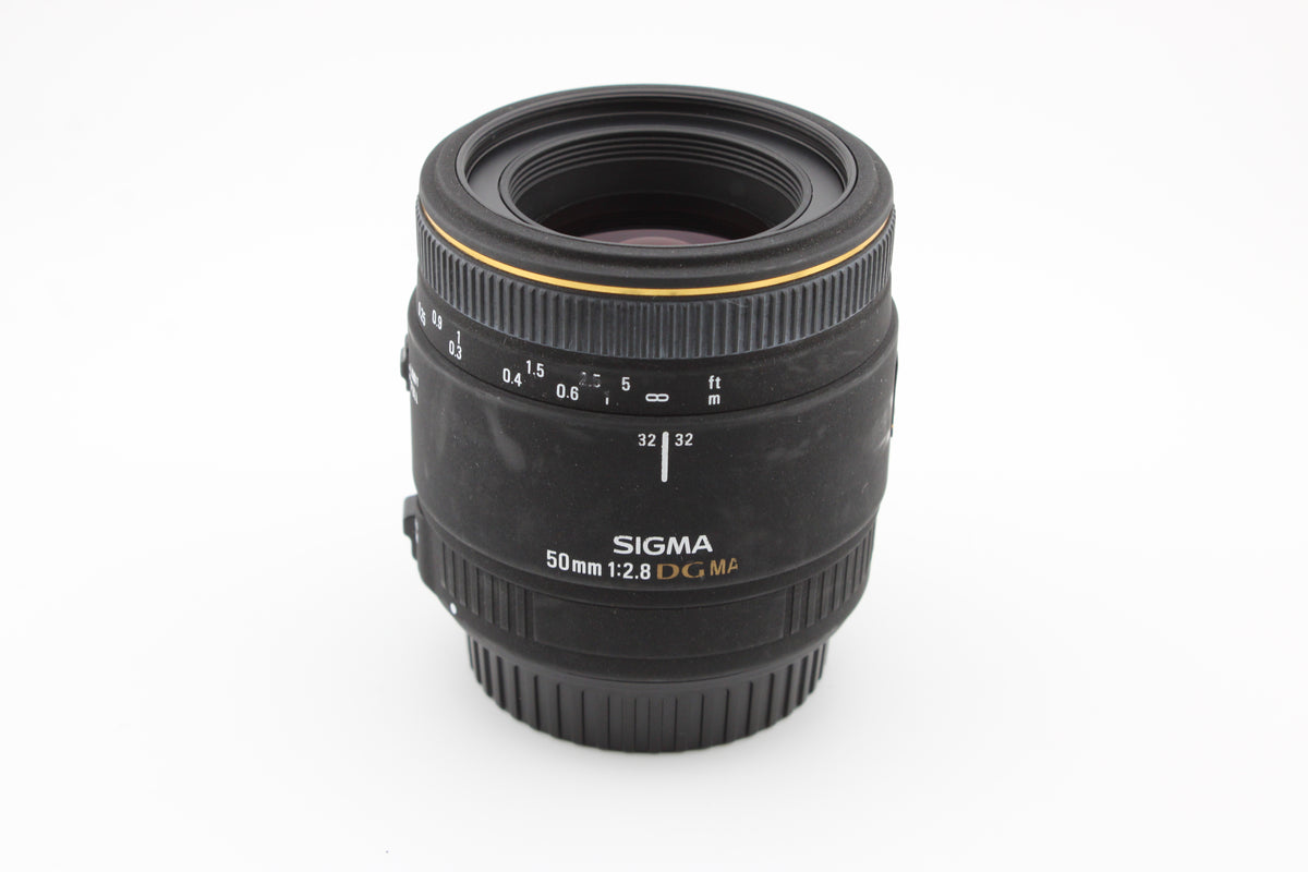 Canon EF - Sigma 50mm f2.8 DG Macro (#3863)