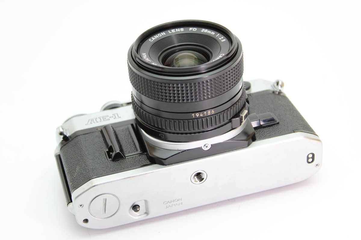 Canon AE - 1 + 28mm f2.8 (#3035) - Canon