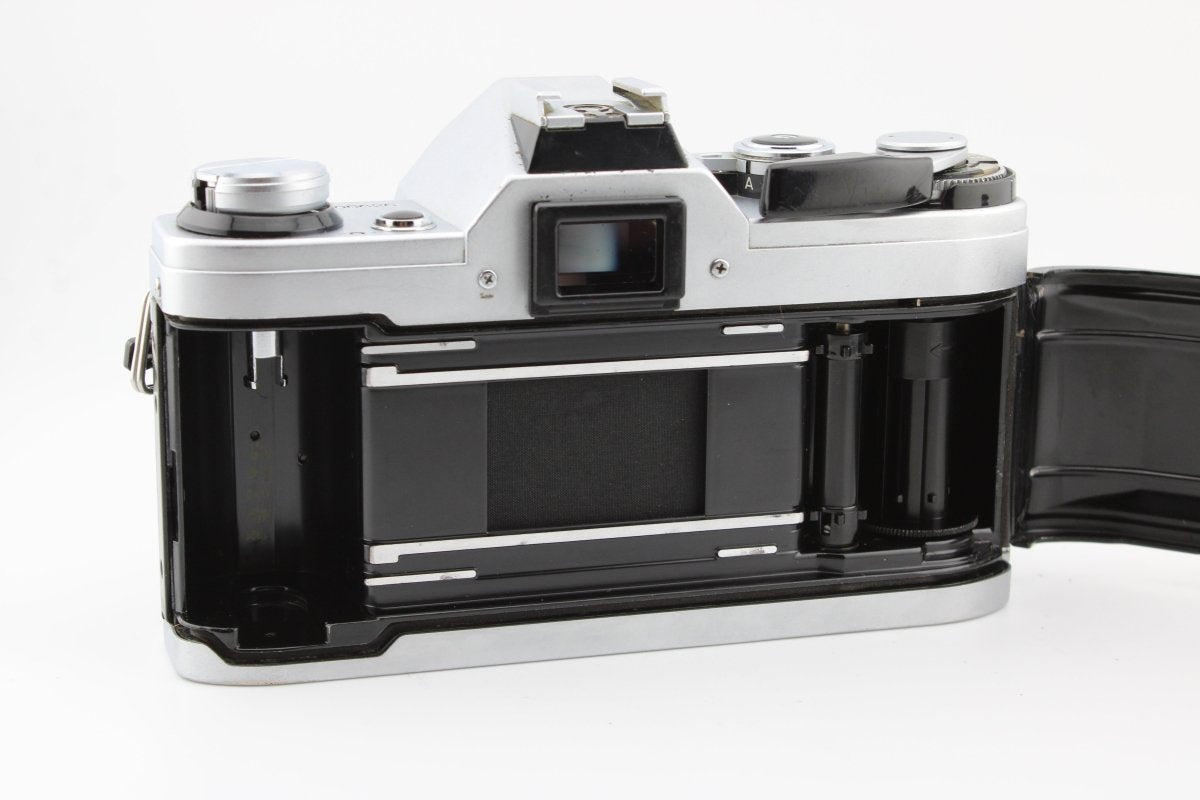 Canon AE - 1 + 50mm f1.8 (4112) - Canon