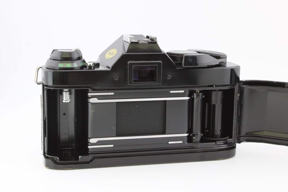 Canon AE - 1 Program + 28mm f2.8 (#3803) - Canon