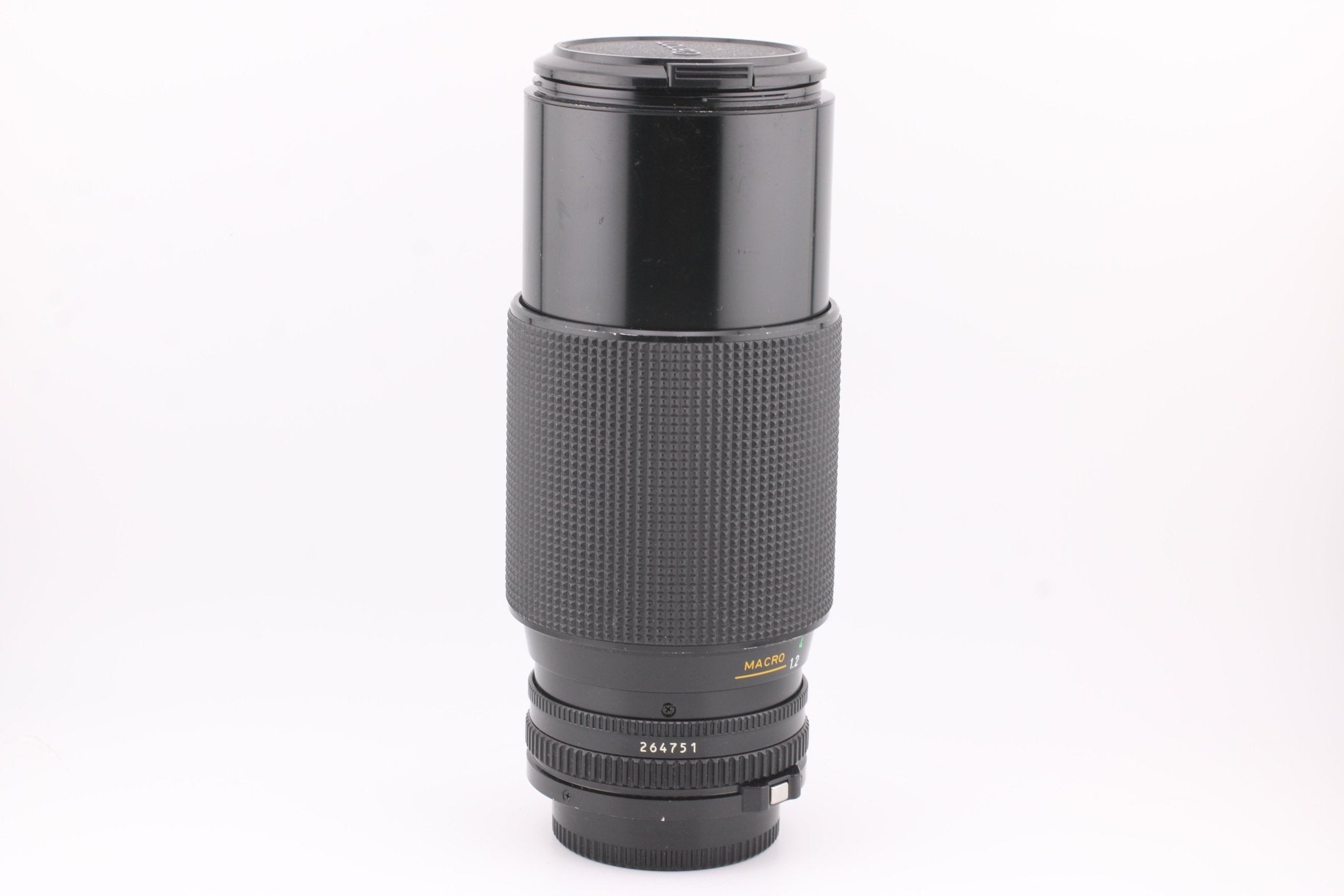 Canon FDn 70 - 210mm f4 (5200) - Canon