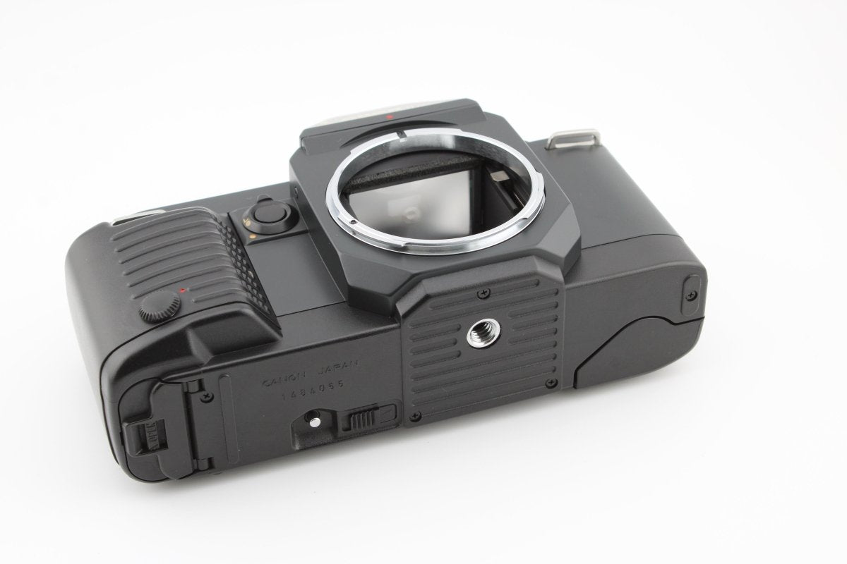 Canon T70 Body (#3757) - Canon