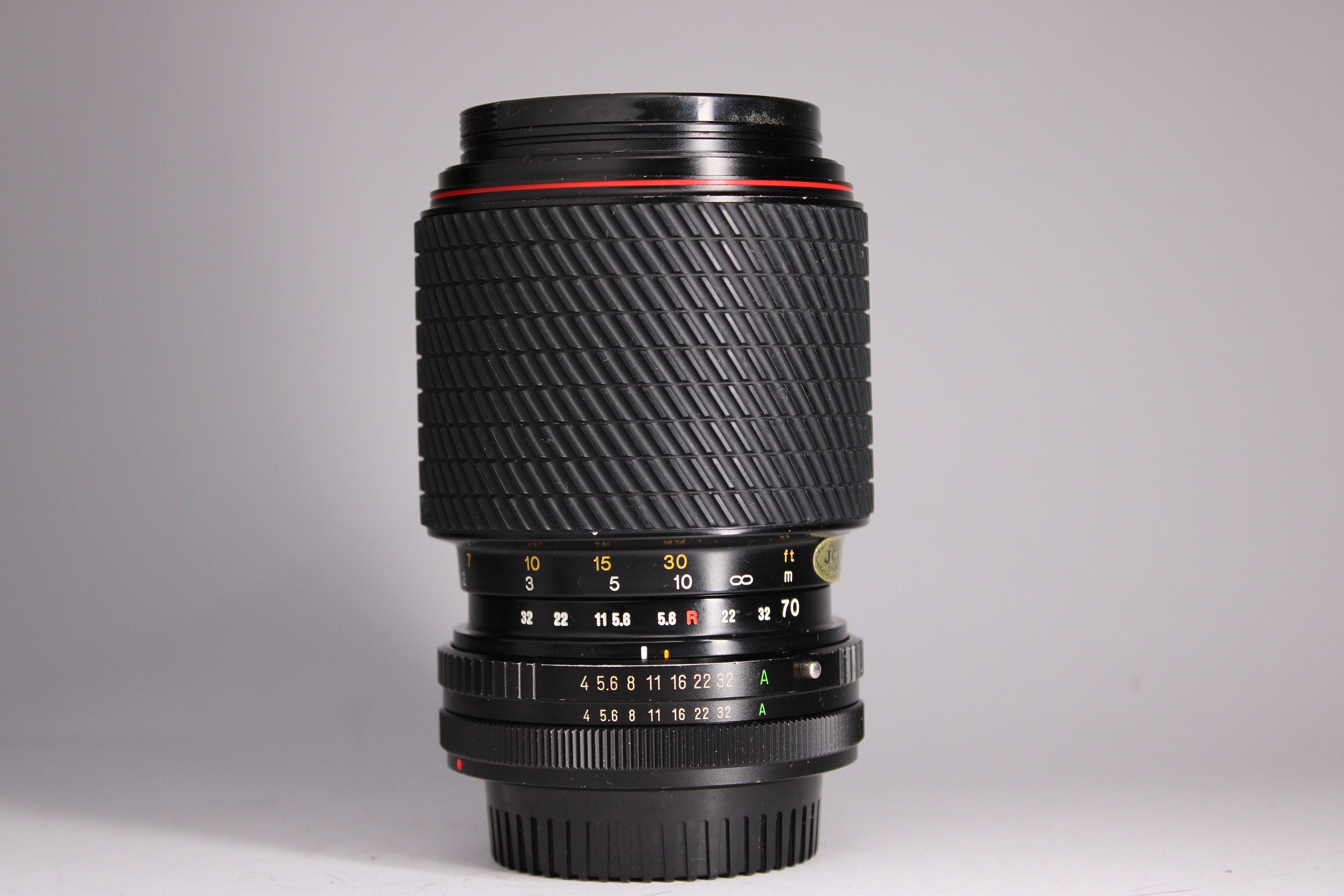 Tokina 70-210mm f/4-5.6 - Tokina