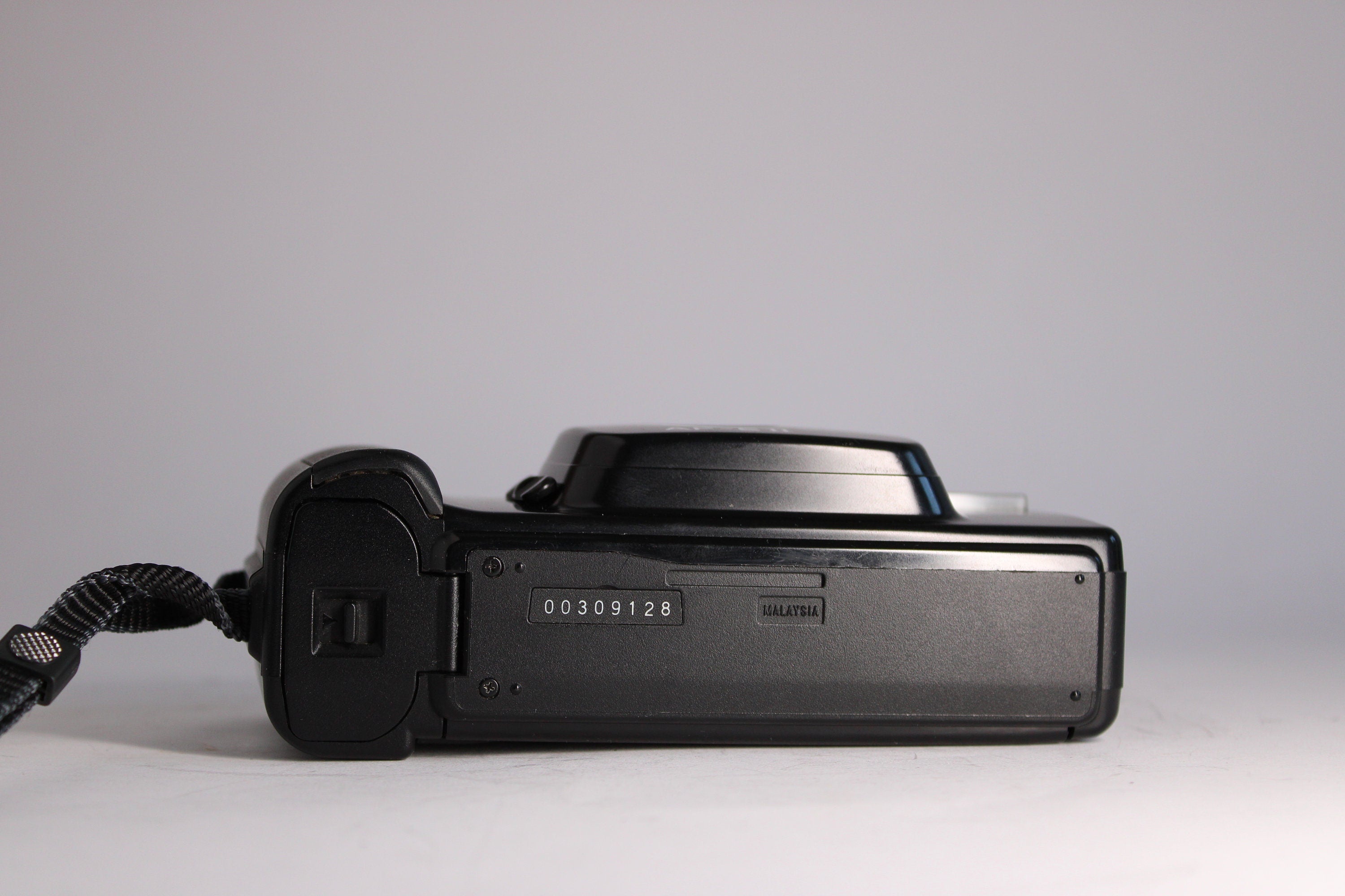 Minolta AF-E II - Minolta