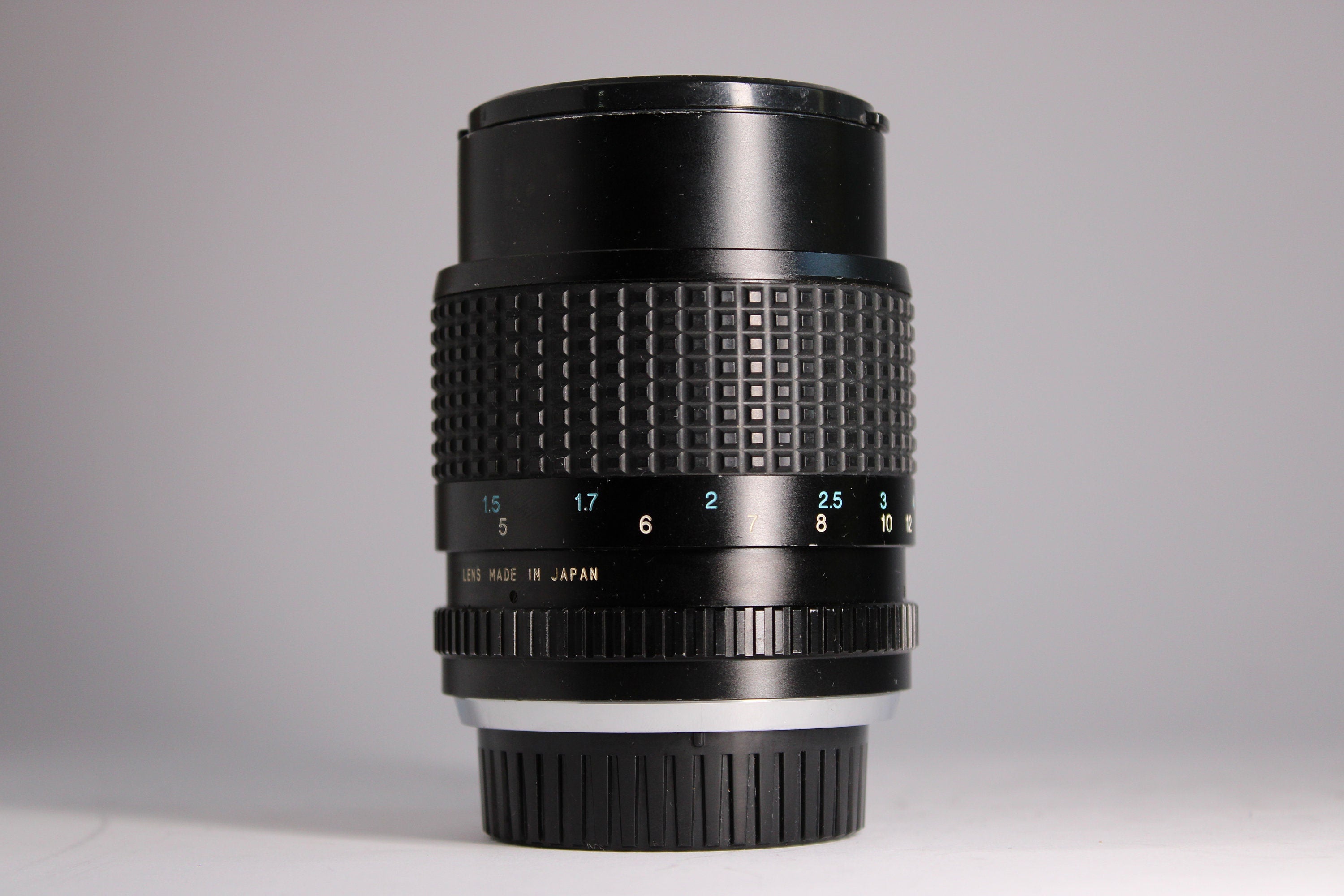 Tokina 135mm f/2.8 - Tokina