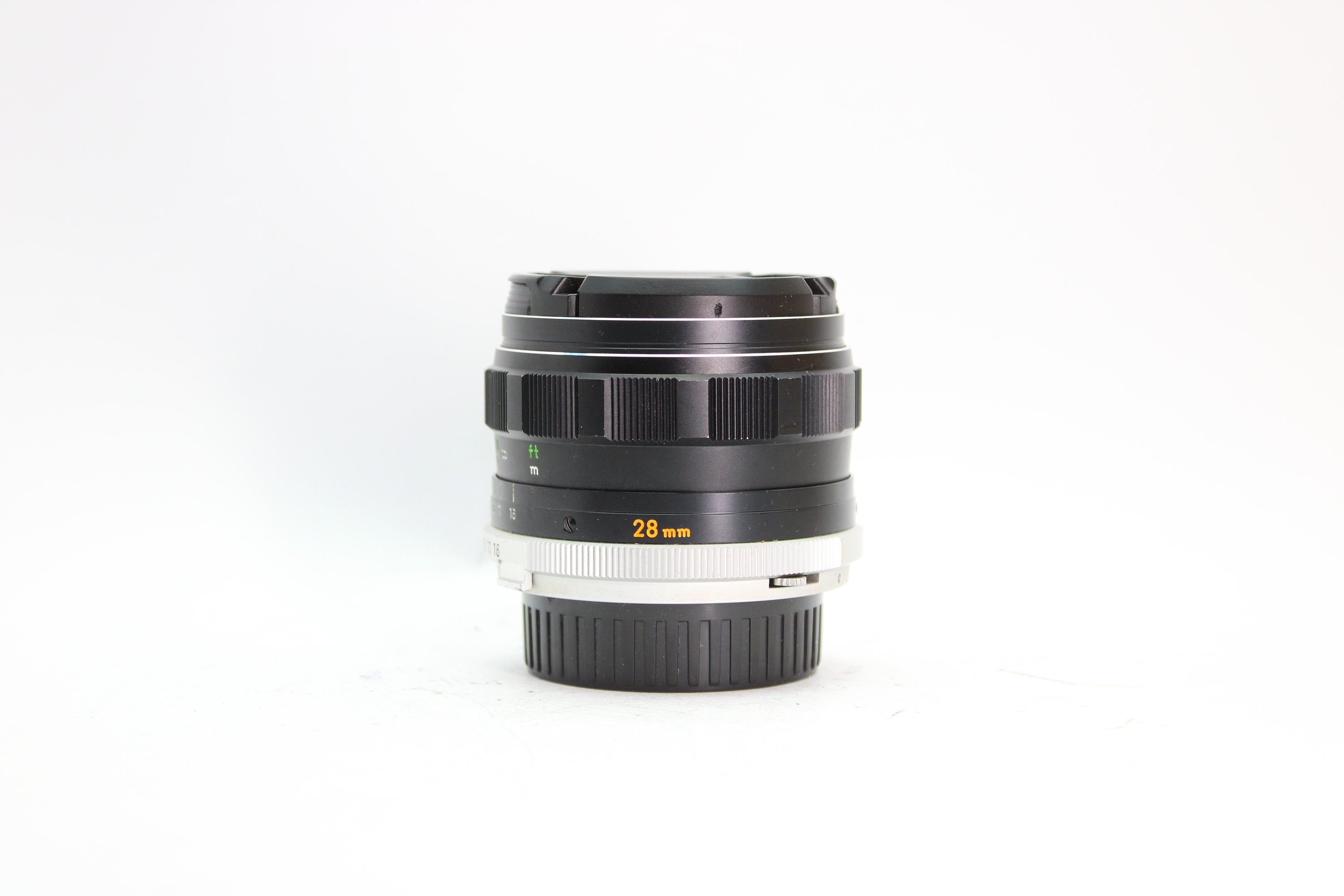 Minolta 28mm f/3.5 - Minolta