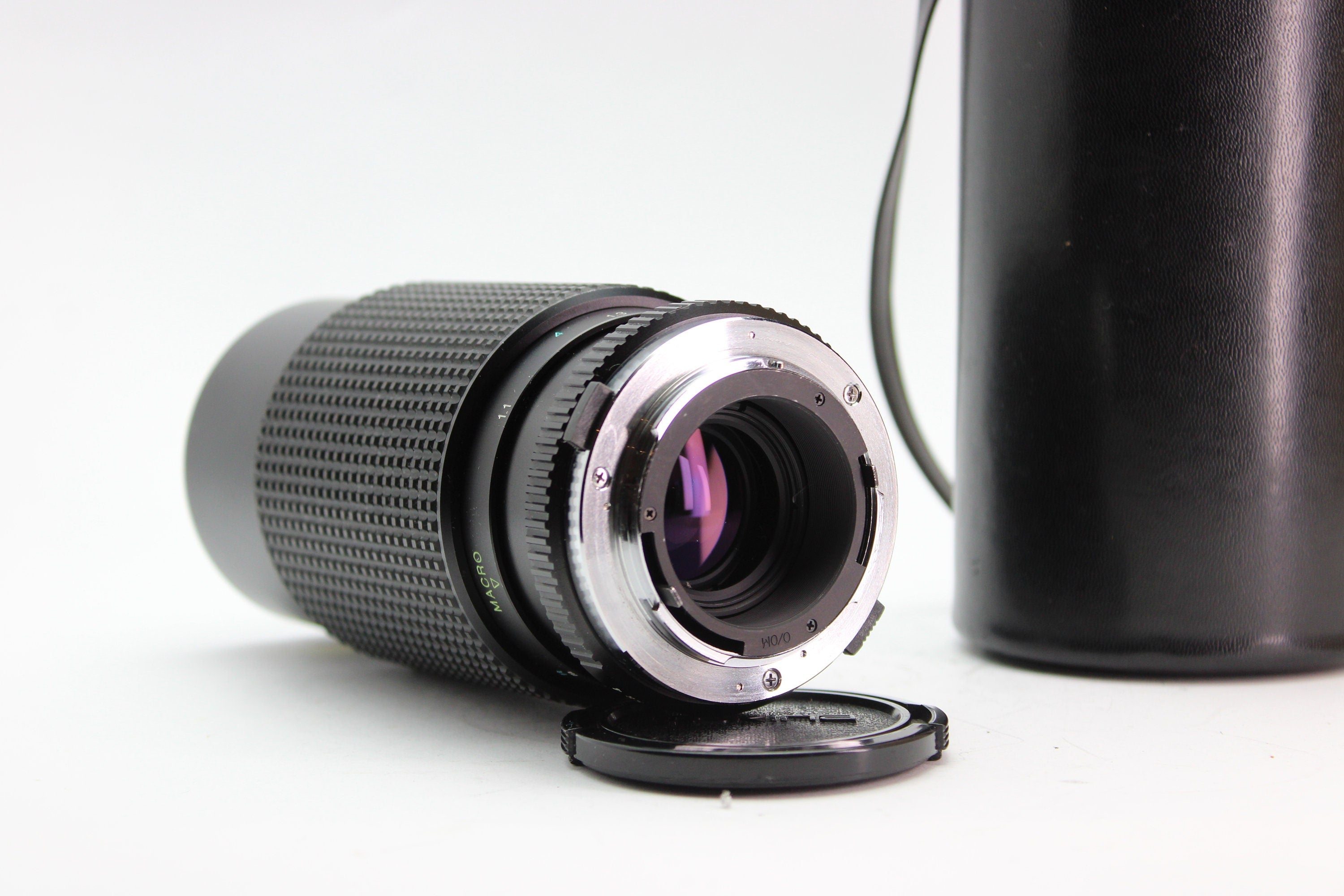 Tokina 70-210mm f/4 - Tokina