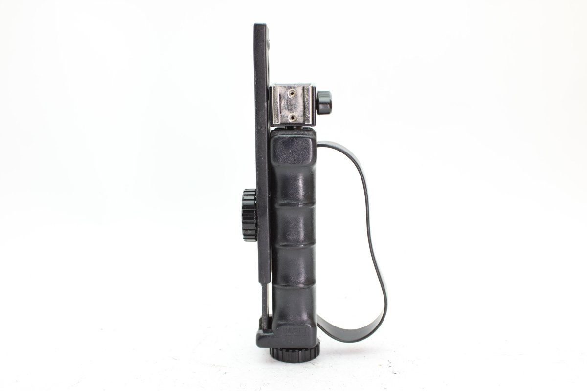 Kaiser Hand Grip with Hot Shoe Mount (#2240) - Kaiser