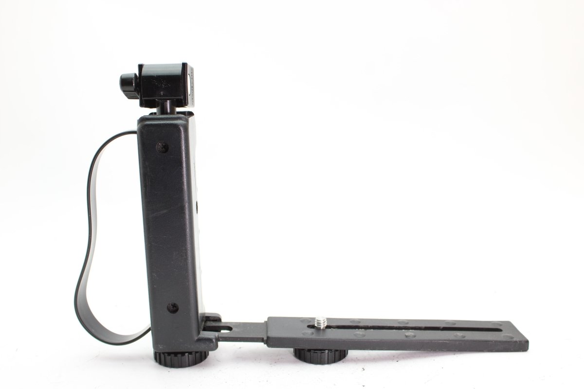 Kaiser Hand Grip with Hot Shoe Mount (#2240) - Kaiser