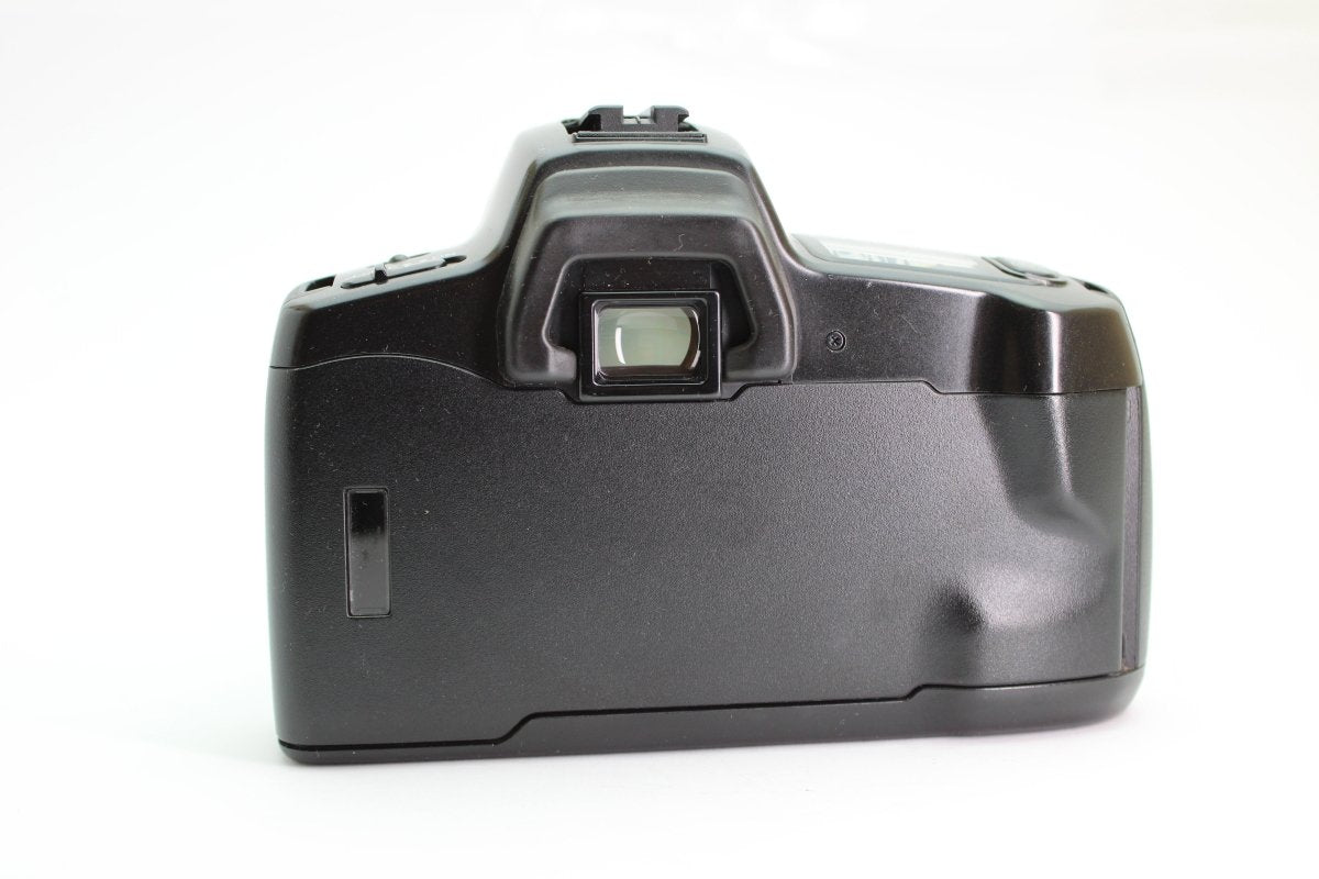 Minolta Dynax 300si + 28-80mm Minolta AF f3.5-5.6 Lens (#2332) - Minolta