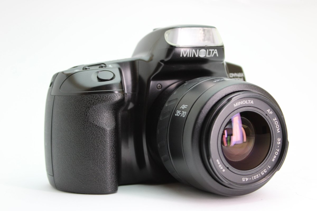 Minolta Dynax 300si + 35-70mm Minolta AF f3.5-4.5 Lens (#2327) - Minolta