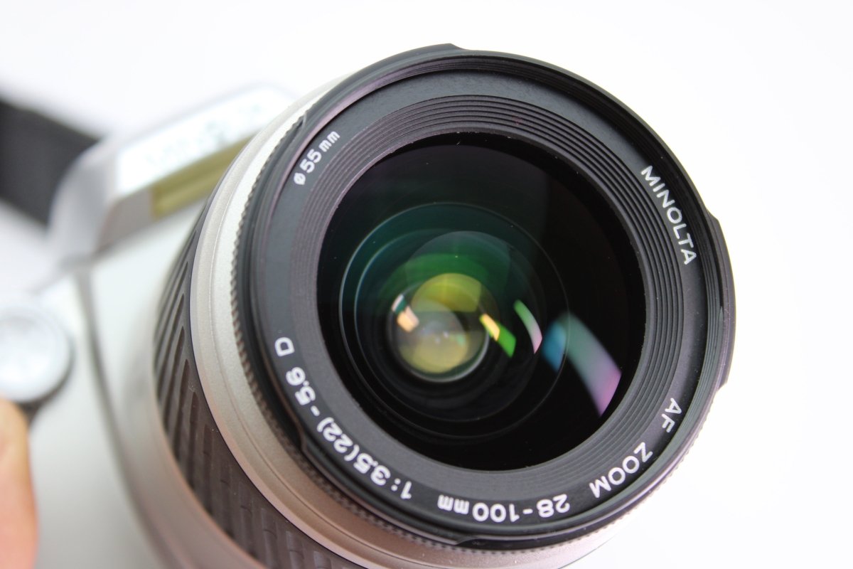 Minolta Dynax 40 + 28 - 100mm f3.5 - 5.6 (#3070) - Minolta