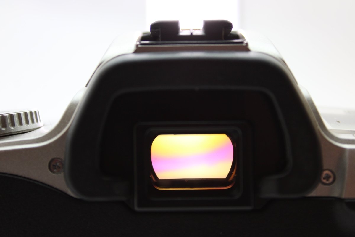 Minolta Dynax 404si + 28-80mm Minolta AF f3.5-5.6 Lens (#2322) - Minolta