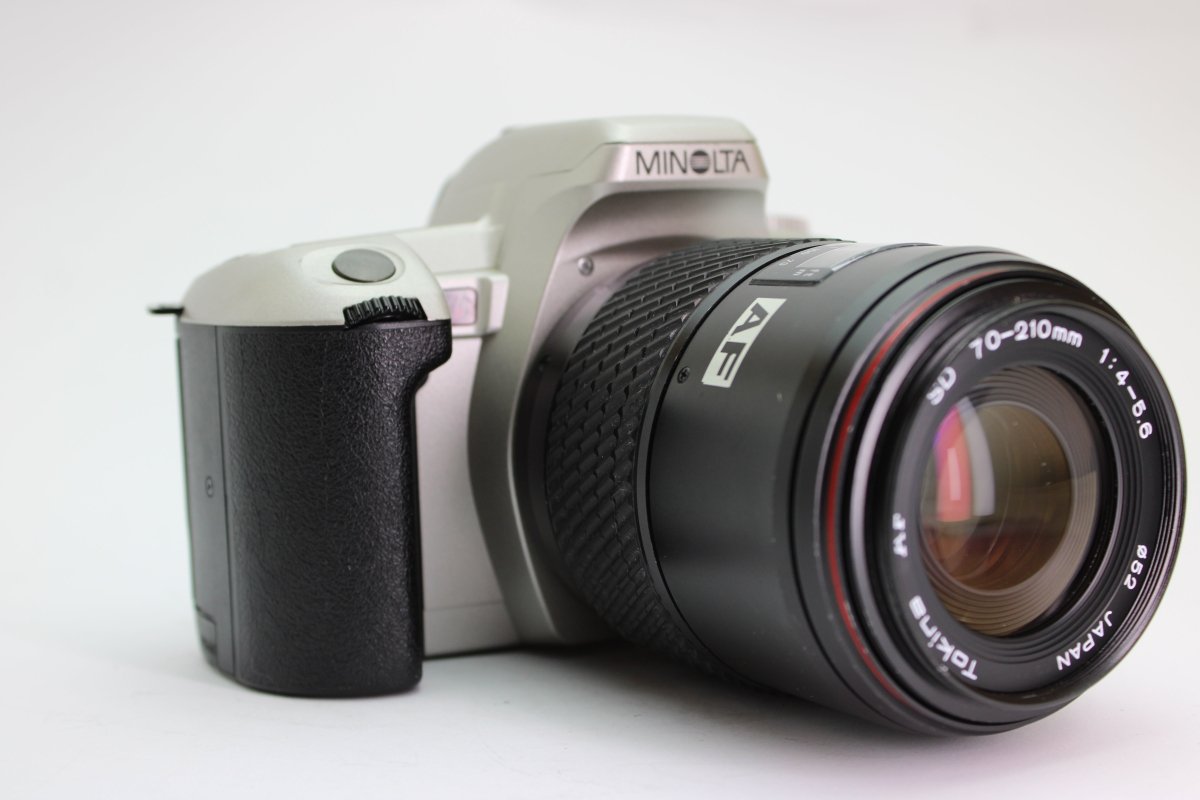 Minolta Dynax 404si + 70-210mm Tokina AF f4-5.6 Lens (#2335) - Minolta